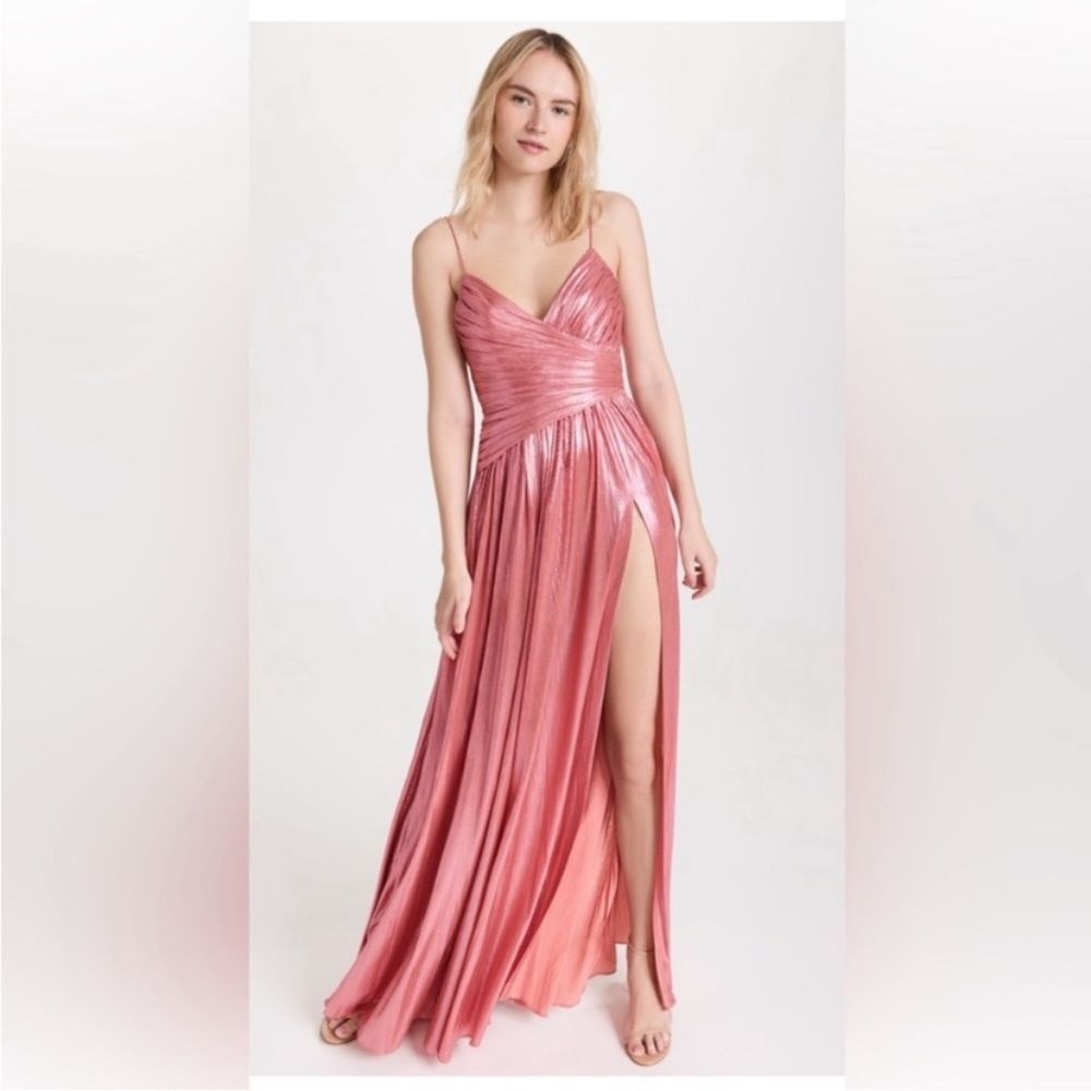 NWOT Retroféte Doss Maxi Dress In Calypso Coral
Sz S metallic formal gown v-neck